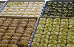 Images Dated 27th May 2008: Baklava for sale, Istanbul, Turkey, Europe