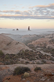 Images Dated 24th February 2009: Balanced Rock on a foggy morning at sunrise, Arches National Park, Utah