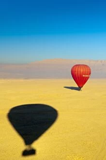 Ballooning over the Valley of the Kings, Thebes, Egypt, North Africa, Africa
