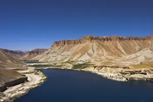 Band-I-Zulfiqar the main lake, Band-E- Amir (Bandi-Amir) (Dam of the King) crater lakes