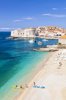 Banje beach, Old Port and Dubrovnik Old Town, Dubrovnik, Dalmatian Coast, Croatia, Europe