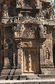 Images Dated 17th January 2008: Banteay Srei Hindu temple, near Angkor, UNESCO World Heritage Site, Siem Reap