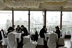 Images Dated 23rd March 2006: Bar and restaurant of the Peace Hotel, Shanghai, China, Asia