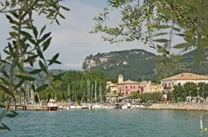 Images Dated 6th January 2000: Bardolino, Lake Garda