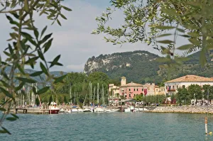 Images Dated 6th January 2000: Bardolino, Lake Garda