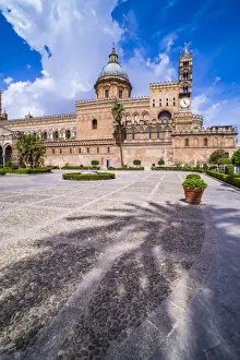 Baroque building of Duomo di Palermo (Palermo Cathedral) a prime example of Sicilian Baroque architecture, Palermo, Sicily, Italy, Europe