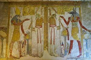 Royal Prints: Bas-relief painted on the walls of the royal tomb