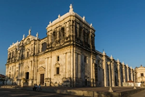 Basilica de La Asuncion, dating from 1610, Leons Cathedral, largest in Central America, UNESCO World Heritage Site, in historic north west city, Leon, Nicaragua, Central America Basilica de La Asuncion, dating from 1610, Leons Cathedral, largest in Central America, UNESCO World Heritage Site, in historic north west city, Leon, Nicaragua, Central America