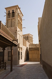 Images Dated 10th March 2008: Bastakia District of historic Arabic houses with wind towers, Bur Dubai