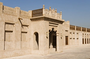 Images Dated 10th March 2008: Bastakia District of historic Arabic houses with wind towers, Bur Dubai
