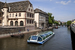 Bateau on canal