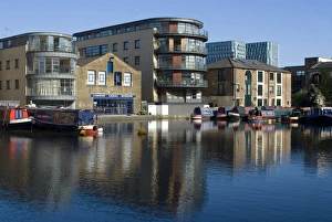 Images Dated 29th April 2009: Battlebridge Basin and London Canal Museum, near Kings Cross, London, NW1