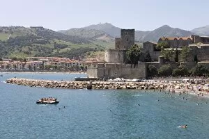 Beach, Chateau Royal, Collioure, Pyrenees -Orientales , Languedoc, France, Europe