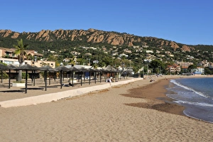 Sun Shade Prints: Beach with the Esterel Corniche mountains in the background, Agay, Provence