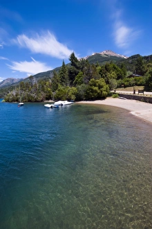 Images Dated 17th December 2008: Beach on a mountain lake in Los Alerces National Park, Chubut, Patagonia, Argentina, South America