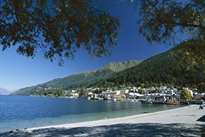 The beach, Queenstown