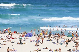 Crowded Prints: The beach at Tamarama, south of Bondi in the eastern suburbs, Sydney, New South Wales