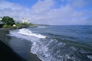 Breaker Prints: Beach of town of Lagoa