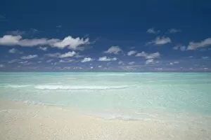 Beach and Turquoise lagoon, Maldives, Indian Ocean, Asia
