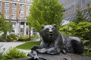 Images Dated 24th May 2010: Bear sculpture by R. T. Wallen outside State Capitol Building, Juneau, Southeast Alaska