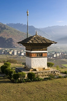 Images Dated 12th April 2009: Beautiful Buddhist stupa, Paro, Bhutan, Asia