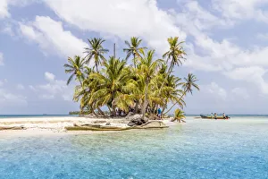 Panama Prints: The beautiful Island Pelicano in the San Blas Islands, Kuna Yala, Panama, Central America
