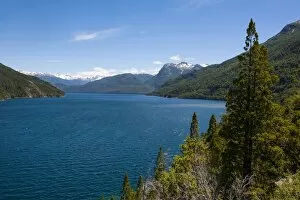 Images Dated 17th December 2008: Beautiful mountain lake in the Los Alerces National Park, Chubut, Patagonia, Argentina