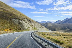 Road Markings Prints: Beautiful scenery on the highway around the Lindis Pass