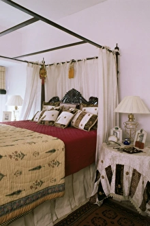 New Delhi Prints: Bedroom in new build home