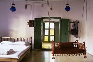 Bedroom with traditional hitchkar suspended swing seat