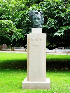 Landscaping Prints: Beethoven sculpture stands in garden with green trees in background during daytime in Paris