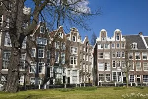 Images Dated 9th April 2008: Begijnhof, a beautiful square of 17th and 18th century houses, Amsterdam