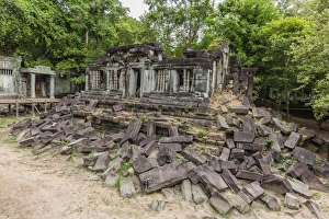 Beng Mealea Temple, overgrown and falling down, Angkor, UNESCO World Heritage Site, Siem Reap Province, Cambodia, Indochina, Southeast Asia, Asia