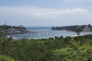 Images Dated 17th July 2007: Benodet, a popular sailing resort on the River l Odet Estuary, Southern Finistere