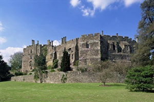 Berkeley Castle, built in 1153, Gloucestershire, England, United Kingdom, Europe