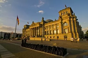 Images Dated 21st June 2008: The Berlin Reichstag, German Parliament, Berlin, Germany, Europe