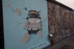 Images Dated 12th November 2009: Berliner Mauer, East Side Gallery on Muhlenstrasse, Berlin, Germany, Europe