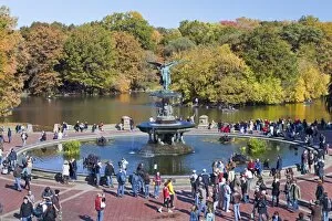 Images Dated 25th October 2009: Bethesda Fountain at the end of the Mall, Central Park, Manhattan, New York City