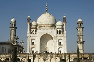 The Bibi ka Maqbara was uilt by Azam Shah in 1678