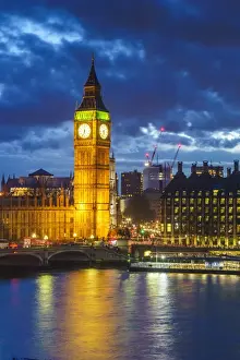 Big Ben (the Elizabeth Tower) and Westminster Bridge at dusk, London, England, United Kingdom