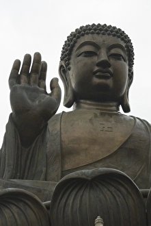 Images Dated 7th November 2007: The Big Buddha statue, Po Lin Monastery, Lantau Island, Hong Kong, China, Asia
