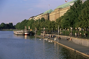 Binnen Lake in the middle of the Altstadt (Old Town)