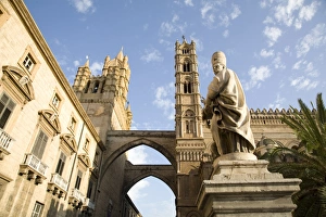 Images Dated 12th June 2007: Bishops Palace, Palermo, Sicily, Italy, Europe