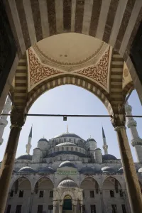 Images Dated 30th May 2008: Blue Mosque from courtyard, Istanbul, Turkey, Europe
