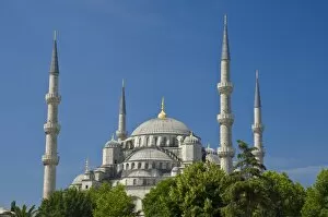 Domes Gallery: The Blue Mosque (Sultan Ahmet Camii) with domes and minarets, Sultanahmet
