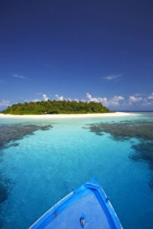 Desert Island Prints: Boat heading for desert island, Maldives, Indian Ocean, Asia