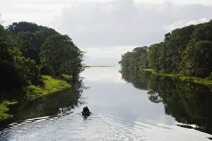 Images Dated 8th December 2010: Boat on Lago de Yojoa, Lake Yojoa, Honduras, Central America
