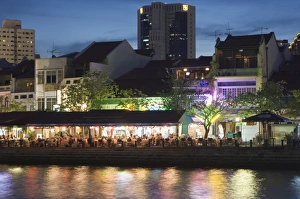Boat Quay restaurants at dusk