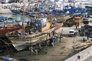 Images Dated 4th January 2000: Boatbuilding in the fishing harbour