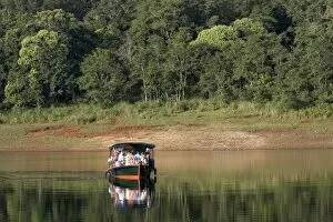 Images Dated 22nd September 2008: Boating, Periyar Tiger Reserve, Thekkady, Kerala, India, Asia